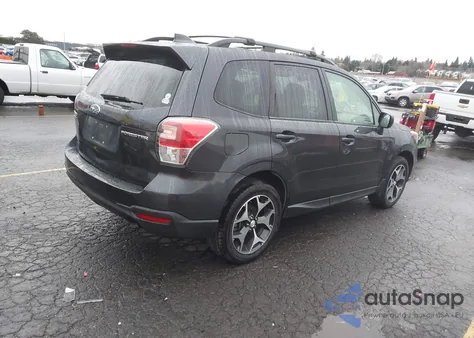 2017 Subaru Forester 2.5I Premium z USA, uszkodzony, nr VIN JF2SJAGC0HH585690